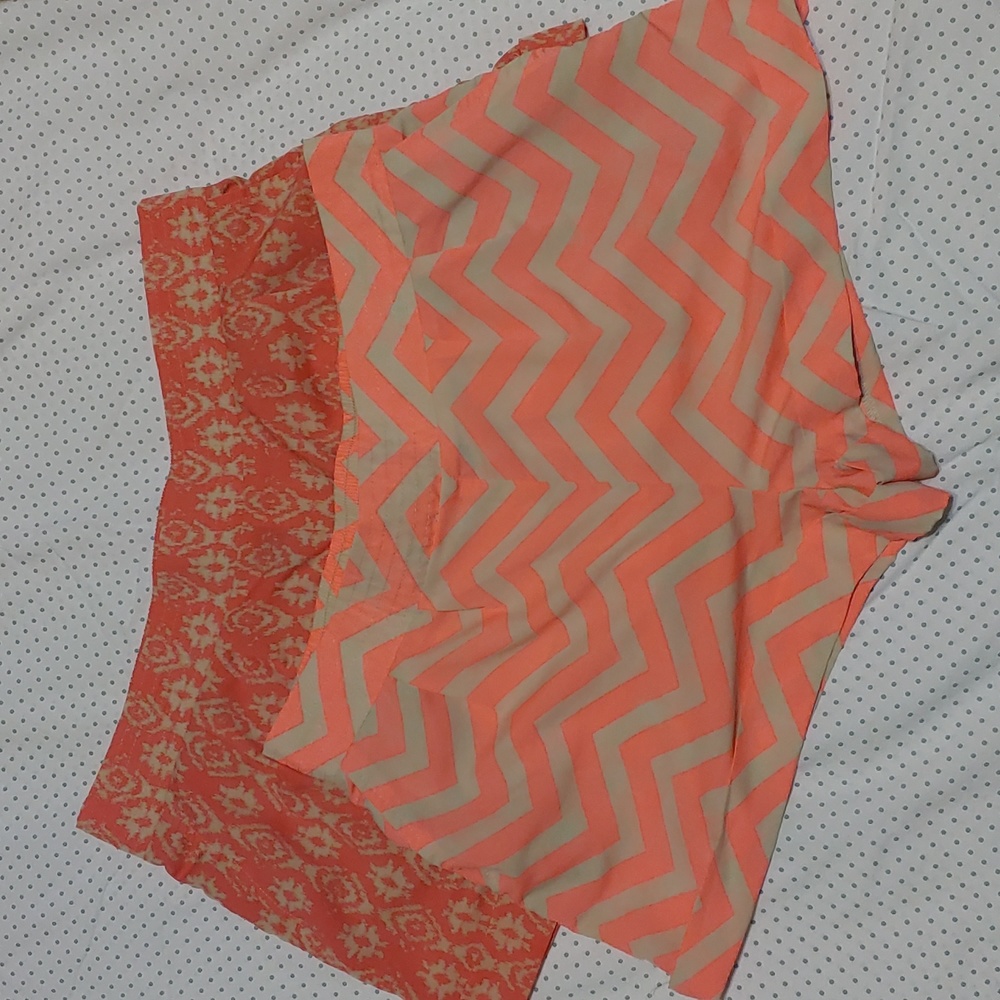 Heart soul pair of shorts size L